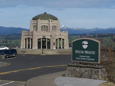 Visit Vista House: The Crown Jewel of the Columbia River Gorge - Portland Living on the Cheap Troutdale Oregon, Oregon State Parks, Vista House, Oregon Vacation, Columbia Gorge, Columbia River Gorge, Columbia River, Scenic Routes, Free Image