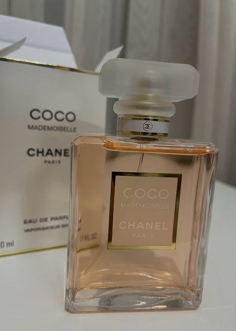 Mademoiselle Perfume, Perfume Chanel, Chanel Fragrance, Coco Chanel Mademoiselle, Chanel Perfume, Body Sprays, Afghan Dresses, Perfume Scents, Perfume Lover