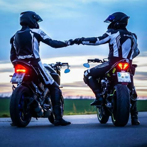 Bike Matching Pfp, Motorcycle Matching Pfp, Matching Motorcycle Pfp, Biker Matching Pfp, Matching Motorcycles, Road Tattoos, Motorcycle Suits Men, Bike Pose, Motorcycle Shoot