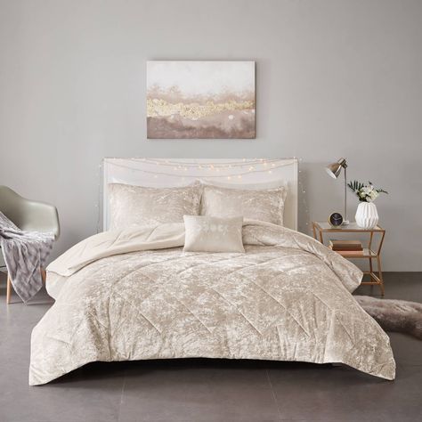 Intelligent Design Isabel Velvet Comforter Set - Bed Bath & Beyond - 27281830 Modern Style Bed, Linen Comforter, Velvet Comforter, Velvet Duvet, How To Clean Pillows, Diamond Top, Modern Bedroom Decor, Quilted Duvet, Comfortable Bedroom