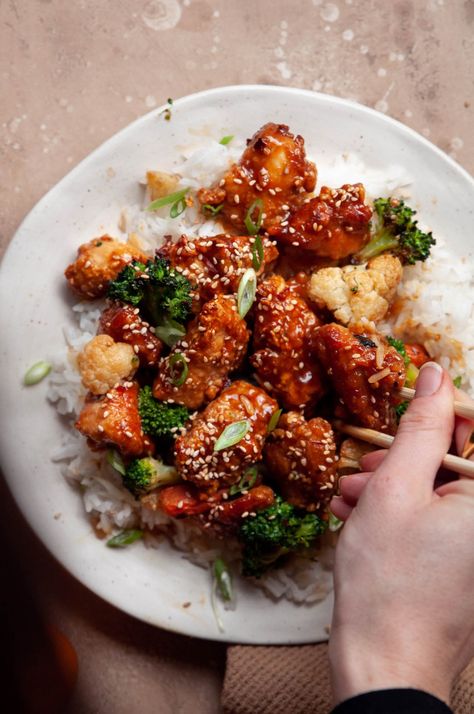 Mandarin Orange Chicken, Orange Ginger Chicken, Mandarin Chicken, Chinese Orange Chicken, Rice In The Microwave, Chicken Skillet Recipes, Chicken Skillet, Orange Chicken Recipe, Skillet Recipes