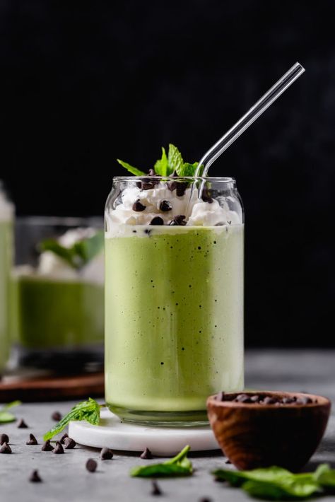 Dairy Free Smoothies Healthy, Shakes Recipes, Mint Chocolate Chip Milkshake, Healthy Shake, Shamrock Shake Recipe, Shake Recipes Healthy, Egg Free Breakfast, Vegan Shakes, Real Food Dietitians