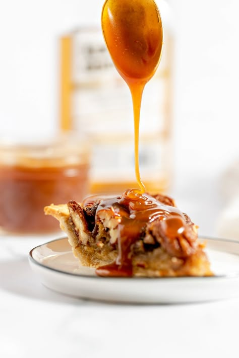 Homemade caramel sauce is made even better with the addition of rum! Enjoy this Rum Caramel Sauce with a scoop of ice cream, a slice of pie or cake, or spoon it over bread pudding. Caramel sauce with rum is also great for homemade gifting. You'll be amazed how easy this caramel rum sauce is to make! Canned Carmel Sauce, Caramel Rum Sauce, Rum Sauce, Rum Caramel, Salted Caramel Buttered Rum, Salted Bourbon Caramel Sauce, Easy Home Made Carmel Sauce, Homemade Caramel Sauce, Homemade Caramel