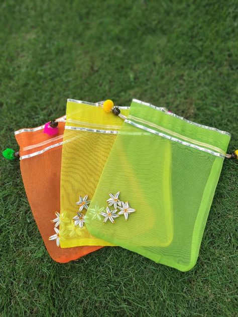 Gota Potlis for Mehendi Favors, sangeet Favors, dry fruits, indian wedding, haldi Favors Sangeet Gift Ideas, Jaggery Packing Ideas For Wedding, Mehendi Giveaways, Sangeet Favors, Indian Wedding Giveaways, Fancy Envelopes, Indian Wedding Favors, Wedding Gift Pack, Handmade Fabric Bags