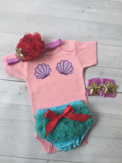 Mermaid Paintings, Light Pink Bodysuit, Little Mermaid Outfit, Tattoo Mermaid, Mermaid Costumes, Art Vampire, Fantasy Mermaids, Mermaid Baby, Baby Costume