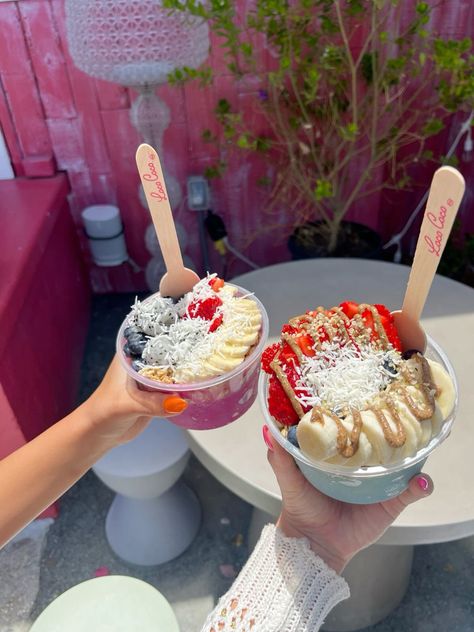 creds to original creator Acai Bowl Aesthetic Summer, Summer Acai Bowls Aesthetic, Beach Aesthetic Food, Coconut Acai Bowl, Summer Acai Bowl, Acai Bowl Aesthetic Beach, Acie Bowls Aesthetic, Acai Bowl Pictures, Açai Bowl Aesthetic