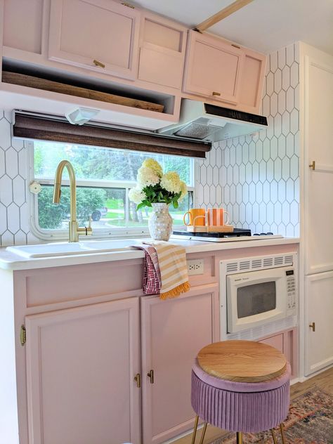 Girly Rv Interior, Girly Camper Interior, Rv Painting Exterior, Girly Camper, Bus Homes, Small Travel Trailer, Paint Rv, Purple Palace, Rv House