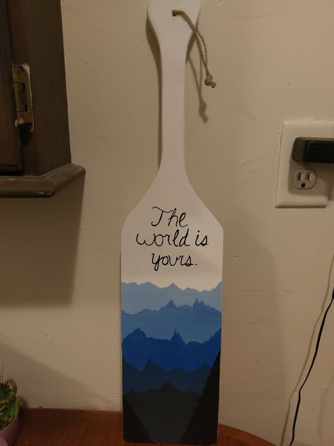 Sorority Paddles Mountains, Sorority Baskets, College Crafts, Paddle Ideas, Greek Paddles, Secret Sister, Sorority Paddles, Secret Sisters, Sorority Crafts