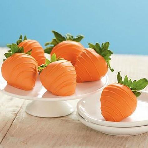 5 Cute and Inexpensive Easter Dessert Ideas Diy Easter Treats, Easter Food Crafts, Orange Food, Orange Food Coloring, Decorações Com Comidas, Easter Carrots, Strawberry Dip, Covered Strawberries, Easter Brunch