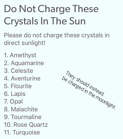 How To Charge Crystals, Energy Stones Crystal Healing, Crystal Care, Gemstones Chart, Crystal Healing Chart, Charge Crystals, Energy Healing Spirituality, Cleansing Crystals, Crystals Healing Properties