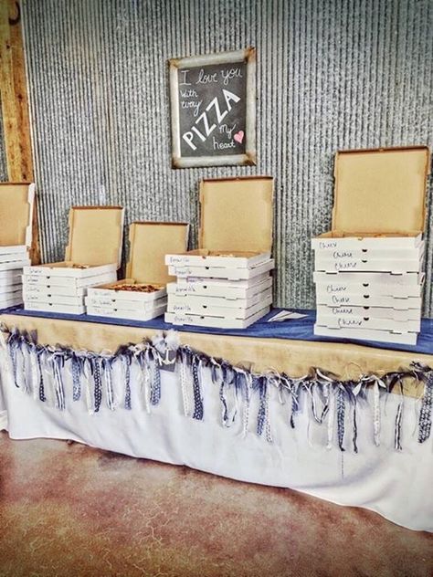 Wedding catered pizza "I love you with every pizza my heart" Diy Pizza Stand Wedding, Pizza Table Display, Pizza Table, Pizza As Wedding Food, Pizza Graduation Party Ideas, Pizza At Wedding, Pizza Display For Party, Wedding Pizza Boxes, Pizza My Heart Wedding