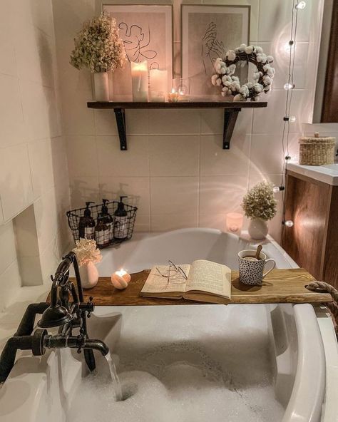 Affordable Bathroom Design, Bath Tub Aesthetic, Cosy Bathroom, Living Room Candles, Bath Aesthetic, Beds For Small Spaces, House Elements, Farmhouse Room, Modern Bathroom Accessories