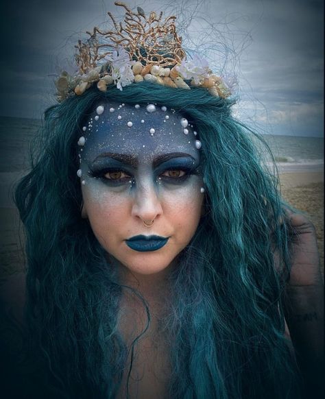 Mermaid Zombie Costume, Sea Witch Costume Sirens, Mermaid Witch Costume, Water Witch Costume, Siren Halloween Costume Sea Witch, Dead Mermaid Costume, Under The Sea Costumes Women, Sea Witch Makeup, Scary Mermaid Costume