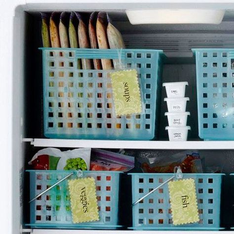 The Best Way to Organize Your Freezer — Organizing Guides from The Kitchn Freezer Organization, Freezer Storage, Organisation Hacks, Organizing Hacks, Clever Storage, Life Organization, Cleaning Organizing, Food Items, Household Hacks