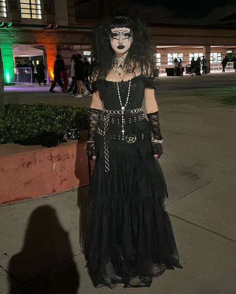 True Goth Outfits, Dark Cabaret Fashion, Goth Outfit Female, Goth Prom Ideas, Gothic Hoco Dresses, Goth Fashion Inspo Outfits, Goth Style Women, Trad Goth Black Women, Goth Outfit Inspo Winter