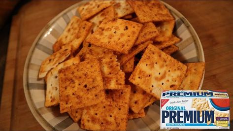 Homemade Cajun Fire Crackers Recipe Cajun Crackers Recipe, Cajun Crackers, Spicy Saltine Crackers, Fire Crackers Recipe, Firecracker Crackers, Saltine Cracker Recipes, Spicy Crackers, Seasoned Crackers, Fire Crackers