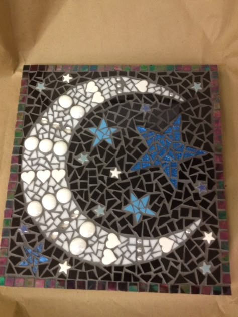 Moon and stars mosaic wall hanging Moon Mosaic Pattern, Moon Mosaic Ideas, Mosaic Moon And Stars, Star Mosaic Design, Moon Mosaic Art, Ceramic Mosaic Art Projects, Witchy Mosaic, Mosaic Nightstand, Mosiacs Projects Diy