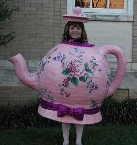 Tea pot costume!! Tea Party Halloween, Nursery Rhyme Costume, Party Halloween Costumes, Tea Boutique, Halloween Tea Party, Fancy Dress Competition, Beauty And The Beast Costume, Beast Costume, Halloween Costumes Ideas