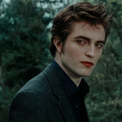 Edward Cullen Robert Pattinson, Robert Pattinson Twilight, Bella Cullen, Twilight Edward, Edward Bella, Twilight Film, Cedric Diggory, Edward Cullen, The Twilight Saga