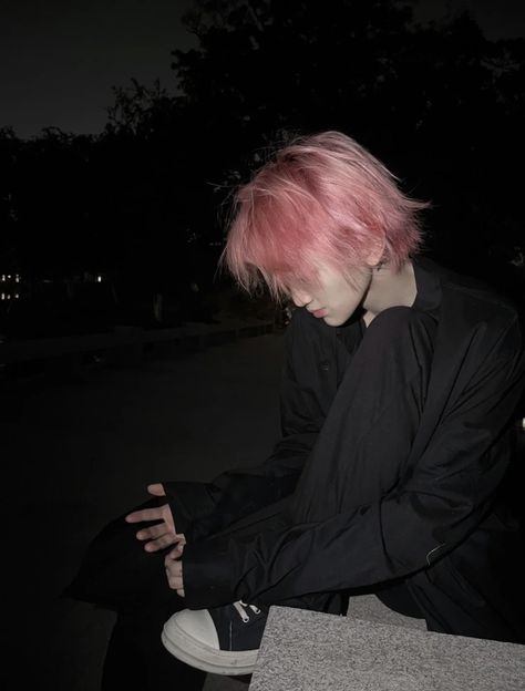 Chinese boy asian guy Pink Hair Guy Aesthetic, Short Pink Hair Aesthetic Faceless, Guy Pink Hair, Pink Boy Aesthetic, Guy With Pink Hair, Man With Pink Hair, Pink Hair Men, Boy With Pink Hair, Guys With Pink Hair