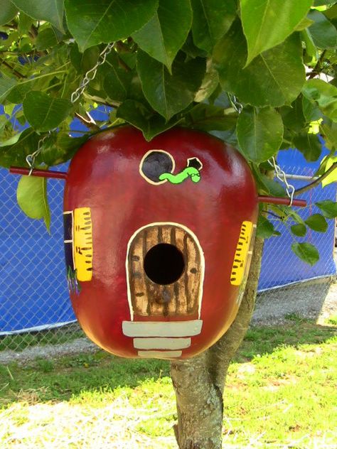 Apple Gourd, Painting Gourds, Gourd Painting, Gourds Art, Painting Apple, Shutters Window, Painted Apple, Apple Garden, Apple School