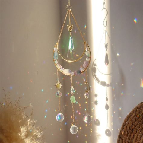 Hanging Crystals Diy, Diy Crystal Crafts, Crystal Suncatchers Diy, Copper Wire Crafts, Suncatcher Diy, Glass Bead Crafts, Copper Wire Art, Diy Suncatchers, How To Make Crystals