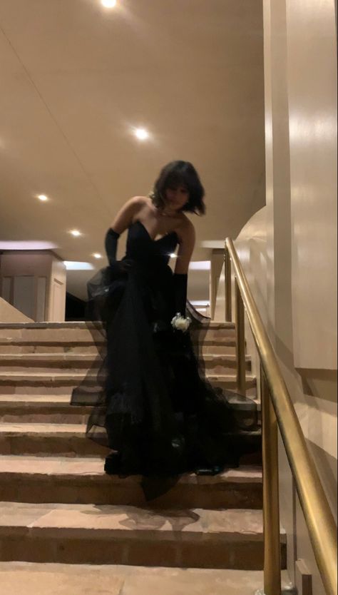 Dark Prom Dress, Prom Black Dress, Black Ballroom Dress, Dress Outfit Aesthetic, Winter Ball Dresses, Black Dress Outfit, 8th Grade Formal Dresses, Prom Dress Pictures, Fashion Top Outfits