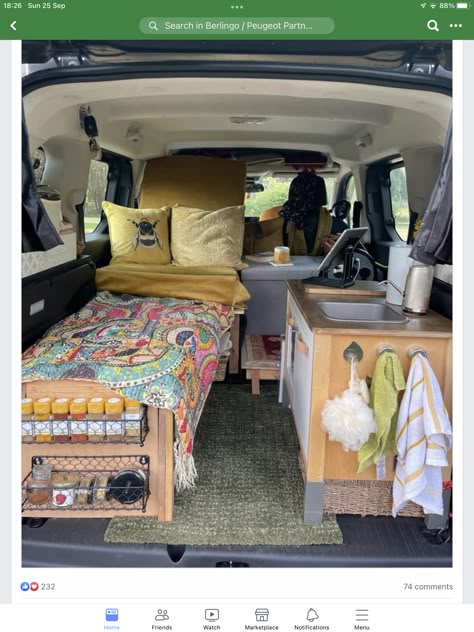 Kangoo Van Conversion, Mini Van Conversion Minivan Camping, Minivan Kitchen, Living In Car Aesthetic, Living Out Of Your Car, Minivan Living, Mini Van Conversion, Minivan Life, Kangoo Camper