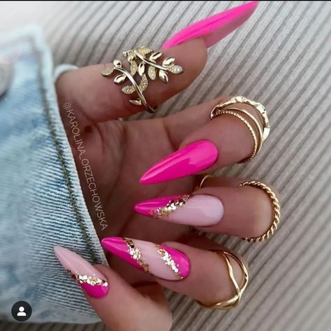 Pink Gold Nails, Pink Stiletto Nails, Neon Pink Nails, Unghie Sfumate, Hot Pink Nails, Fancy Nails Designs, Ombre Acrylic Nails, Glamour Nails, Gold Nail