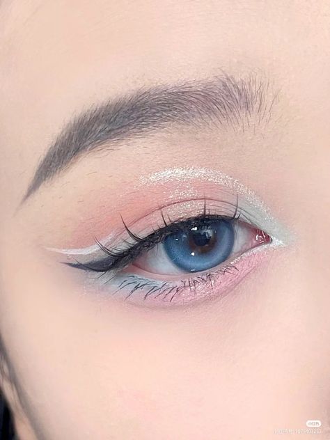 Eyeliner For Blue Eyes, Maquillaje Douyin, Makeup Tip, Cute Eye Makeup, Doll Eye Makeup, Korean Eye Makeup, Eye Makeup Pictures, Ethereal Makeup, Makijaż Smokey Eye