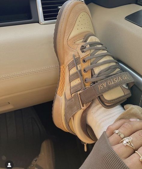 Adidas Forum Low, Forum Low, Adidas Forum, Sneaker Lovers, Dad Sneakers, Fresh Shoes, Hype Shoes, Shoe Inspo, Brown Sneakers