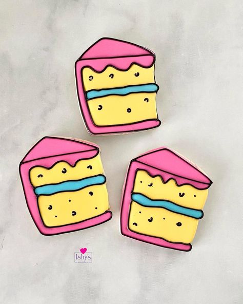 Comic Cookies Decorated, Cartoon Cookies Decorated, Cake Shaped Cookies, Comic Cupcakes, Comic Cookies, Pink And Yellow Cake, Comic Cake, Cookie Decorating Icing, Happy Birthday Cookie