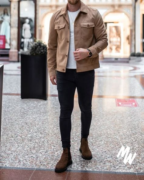 Autumn Style For Men, Italy Autumn Outfit Men, Classy Outfits Men Winter, Mens Winter Outfits Classy, Mens Jackets Casual Classy, Mens Autumn Fashion, Festive Christmas Outfit, Mens Casual Suits, Mens Business Casual Outfits