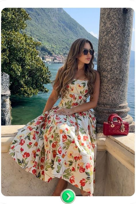 Floral print dress adds classic femininity with refined charm. Bright, vintage-inspired look perfect for relaxed, elegant outings in an old money style. Old Money Outfit Ideas, Timeless Wardrobe Essentials, Classy Old Money, Old Money Outfit, Money Outfit, Refined Fashion, Old Money Style, Insta Inspo, Elegant Outfit