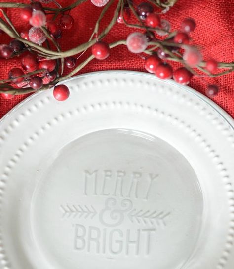 DIY Christmas Etched Plates Christmas Extravaganza, Christmas Neighbor, Neighbor Christmas Gifts, Super Saturday, Crafts For Teens To Make, Crafty Christmas, Bonnie Wright, Silhouette Images, Cookie Party