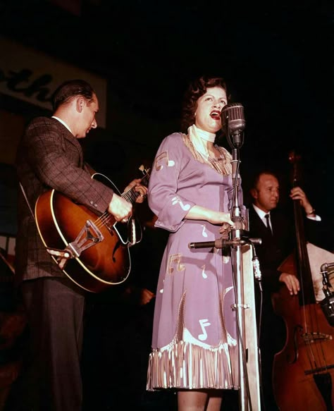 Pasty Cline, Country Icons, Cowboy Song, Classic Country Music, John Lee Hooker, Best Country Singers, Vintage Western Wear, Patsy Cline, Grand Ole Opry