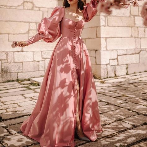 Princess Prom Dress, Y2k Fashion Aesthetic, Teuta Matoshi, Long Party Gowns, Tv Outfits, Y2k Aesthetic Fashion, Prom Dresses Elegant, Princess Prom Dresses, Long Sleeve Prom