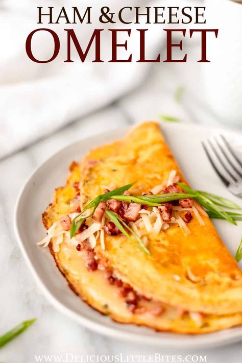 Oatmeal Recipes Breakfast, Perfect Ham, Cheese Omelette Recipe, Egg Omelette Recipe, Recipes French Toast, Ham And Cheese Omelette, Omlet Recipes, Omelette Recipe Easy, French Toast Recipes