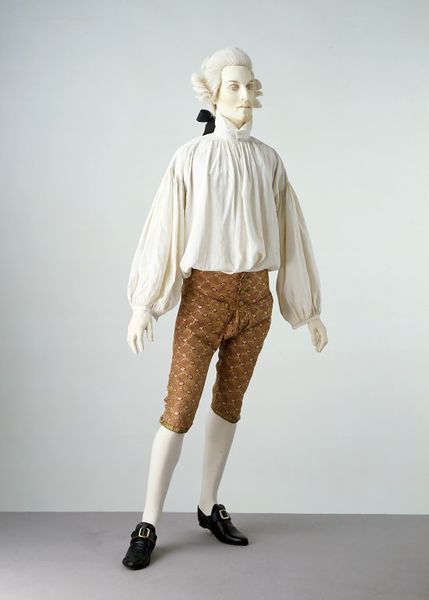 Shirt (c. 1750-1800) “The shirt was an item of underwear in the 18th century. Its purpose was to protect the outer clothing from the body in an age when daily bathing was not a common practice.” Big Wigs, 18th Century Mens Fashion, Men Linen Shirt, 18th Century Dress, 18th Century Costume, 18th Century Clothing, 18th Century Fashion, Century Clothing, French Revolution