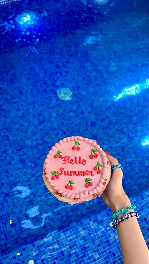 Pool Birthday Cakes, Blessed Wallpaper, Jalabia Styles, Picnic Pictures, Summer Cake, Swimming Pool Photos, Pool Photography, Hand And Finger Tattoos, Summer Picture Poses