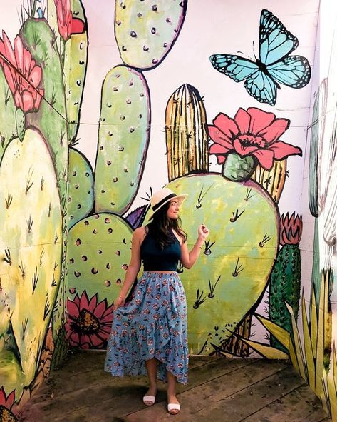 Boutique Mural, Bishop Arts District Dallas, Garden Mural, Motif Art Deco, Fence Art, Soyut Sanat Tabloları, Wall Paint Designs, Cactus Art, Murals Street Art