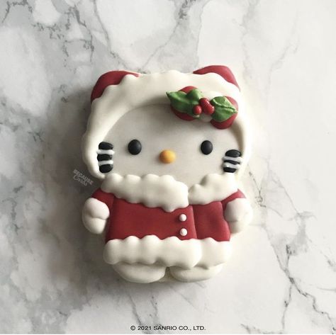 Aesthetic Christmas Cookies Decorated, Baking Aesthetic Christmas, Hello Kitty Christmas Cookies, Cute Christmas Sugar Cookies, Christmas Bakery Ideas, Christmas Cookie Boxes, Hello Kitty Cookies, Cute Christmas Cookies, Christmas Dreaming