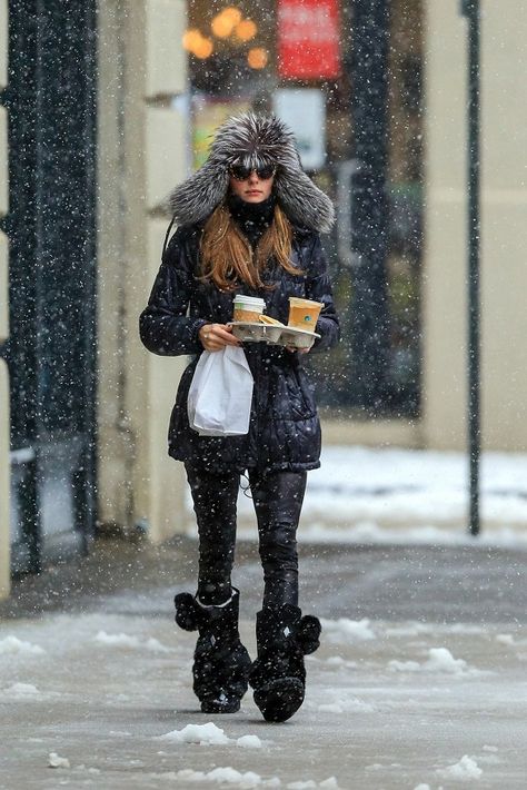 The Style Gospel: What Would Olivia Palermo Wear? via @Who What Wear Olivia Palermo Style Winter, Mode Au Ski, Style 2014, Olivia Palermo Style, Quoi Porter, Snow Fashion, Snow Outfit, Ski Fashion, Winter Mode