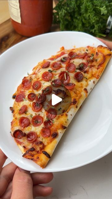 iRick Wiggins on Instagram: "Say “YUM” if you would eat this PizzaDilla 😋🍕🙌  How to make it:  Put pizza toppings on half of a low carb tortilla, fold it & repeat. Bake @ 400F for 10-20 mins and enjoy!" Tortilla Pizza Quesadilla, Low Carb Pizza Wrap, Low Carb Wraps Ideas Tortillas, Irick Wiggins Recipes, Low Carb Tortilla Pizza, Low Carb Mexican Recipes, Totinos Pizza, Irick Wiggins, Pepperoni Pizza Casserole