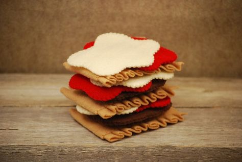 Lasagna set Felt Lasagna, Food Lasagna, Artificial Food, Felt Play Food, Felt Creations, Pretend Food, Strawberry Cookies, Filled Cookies, Strawberry Filling