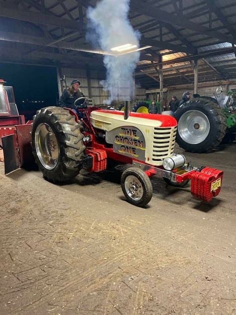 Truck And Tractor Pull, Pulling Tractors, Truck Pulls, Tractor Pulling, Vintage Tractors, Tractor, Monster Trucks, Trucks, Vehicles