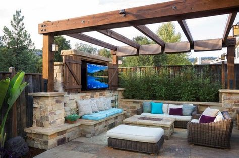 Pergola with outdoor TV, fireplace and cozy seating Design Per Patio, Tv Fireplace, Patio Images, Pergola Diy, Seating Design, Patio Pergola, Fire Pit Seating, Pergola Design, Pergola Canopy