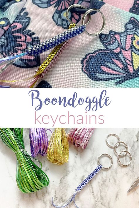 How to make a square, or box, boondoggle keychain. Includes 2 options for getting started, how to weave the boondoggle, and how to finish. Plastic Lace Keychain Step By Step, Boondoggle Keychain Tutorial, How To Start A Boondoggle Keychain, Plastic Cord Crafts, Plastic String Keychain, Rexlace Keychain Diy, Craftlace Keychains, Boondoggle Patterns Tutorials, Boondoggle Patterns