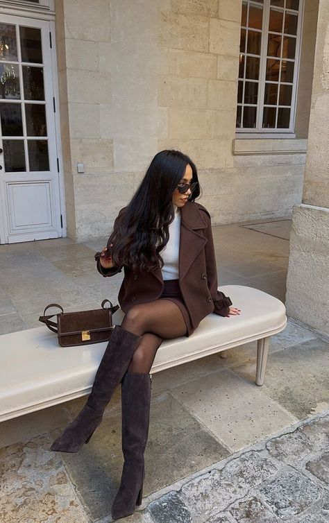 Outfits With Dark Brown Boots, Brown Boots Dress Outfit, Brown Style Outfit, Old Money Boots, Long Brown Boots Outfits, Nude Boots Outfit, Brown Suede Boots Outfit, First Date Outfit Winter, Tall Brown Boots Outfit