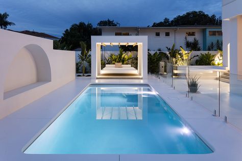 Bajo El Sol - PJH Constructions Mediterranean Pool Design, Mediterranean Pool, Pool Gazebo, Luxury Pools Backyard, Modern Miami, Poolside Decor, Terrace Restaurant, Pool Landscape Design, Luxury Pools